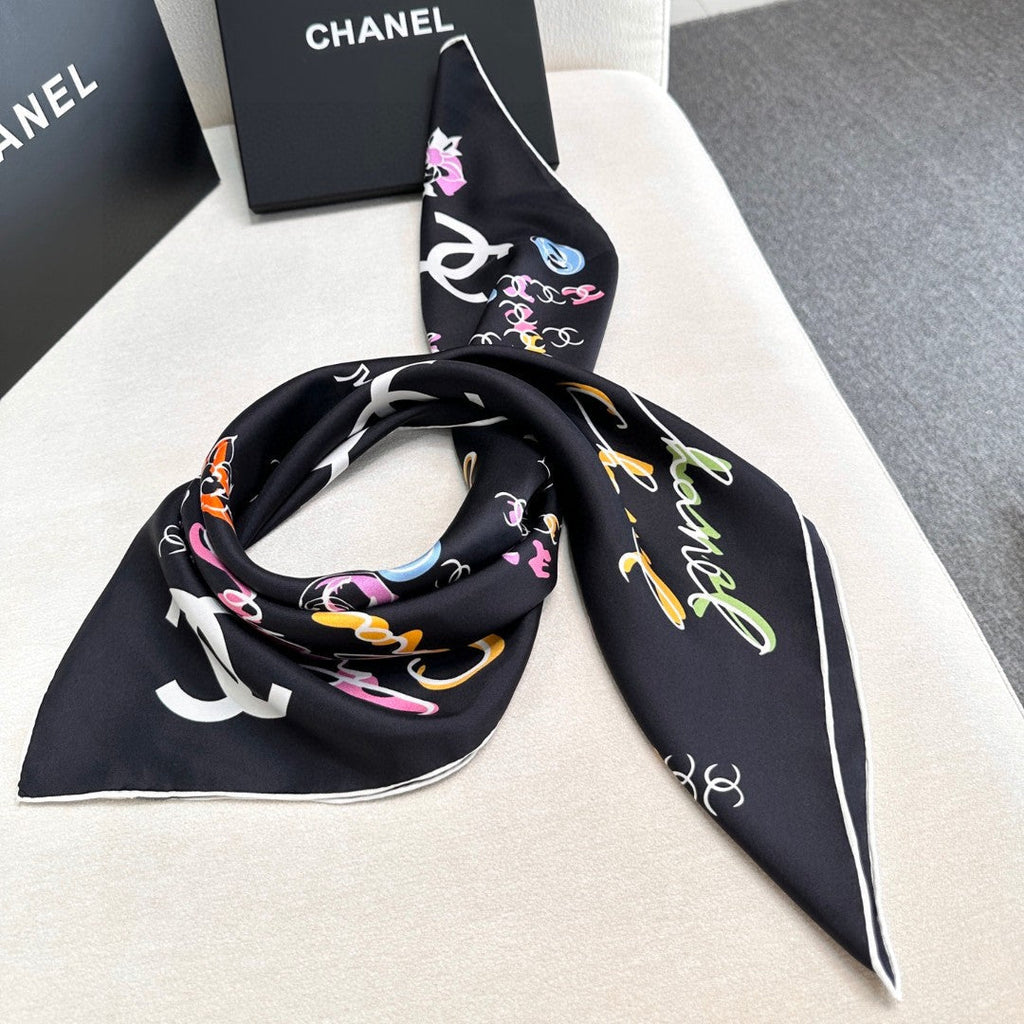 CHANEL 25S SCARF 90 IN SILK 735829