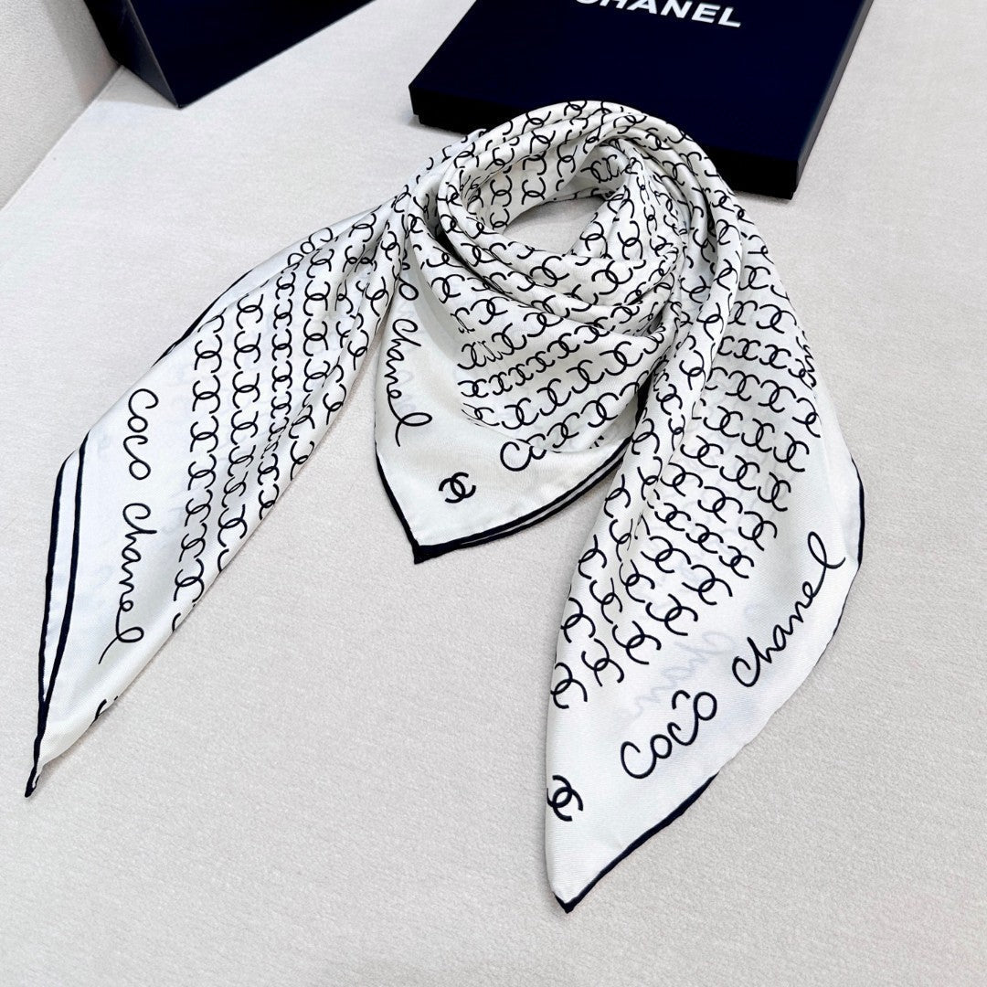 CHANEL 25S SCARF 90 IN SILK 732138