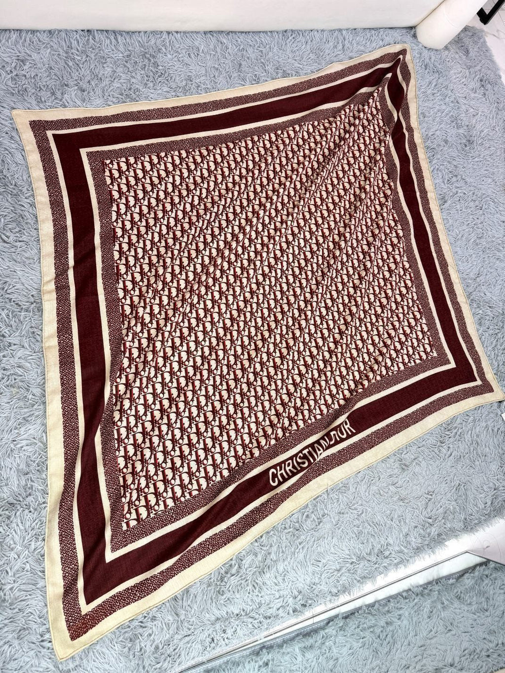 DIOR SCARF 140 CM IN CASHMERE-SILK BLEND 699255