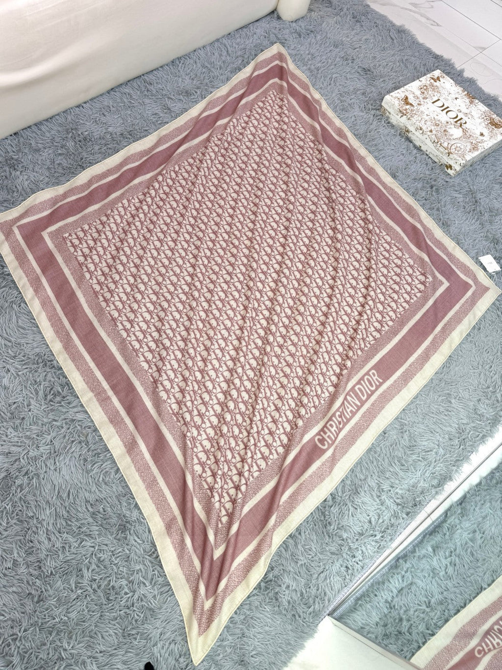 DIOR SCARF 140 CM IN CASHMERE-SILK BLEND 699256