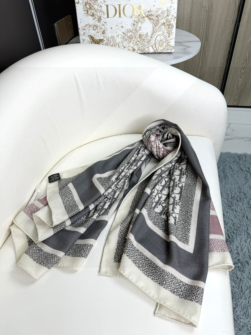 DIOR SCARF 140 CM IN CASHMERE-SILK BLEND 699256