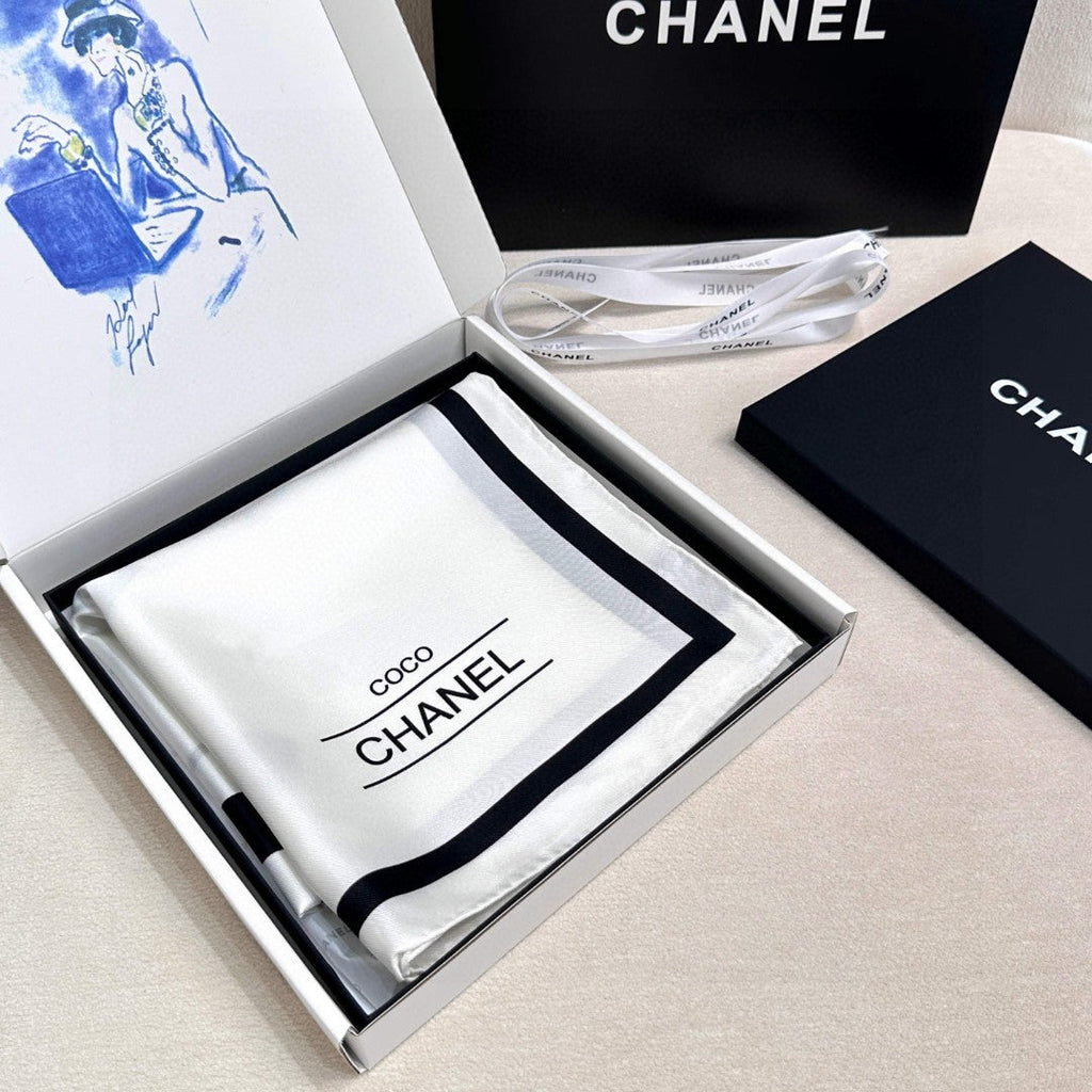 CHANEL 25S SCARF 90 IN SILK 732131
