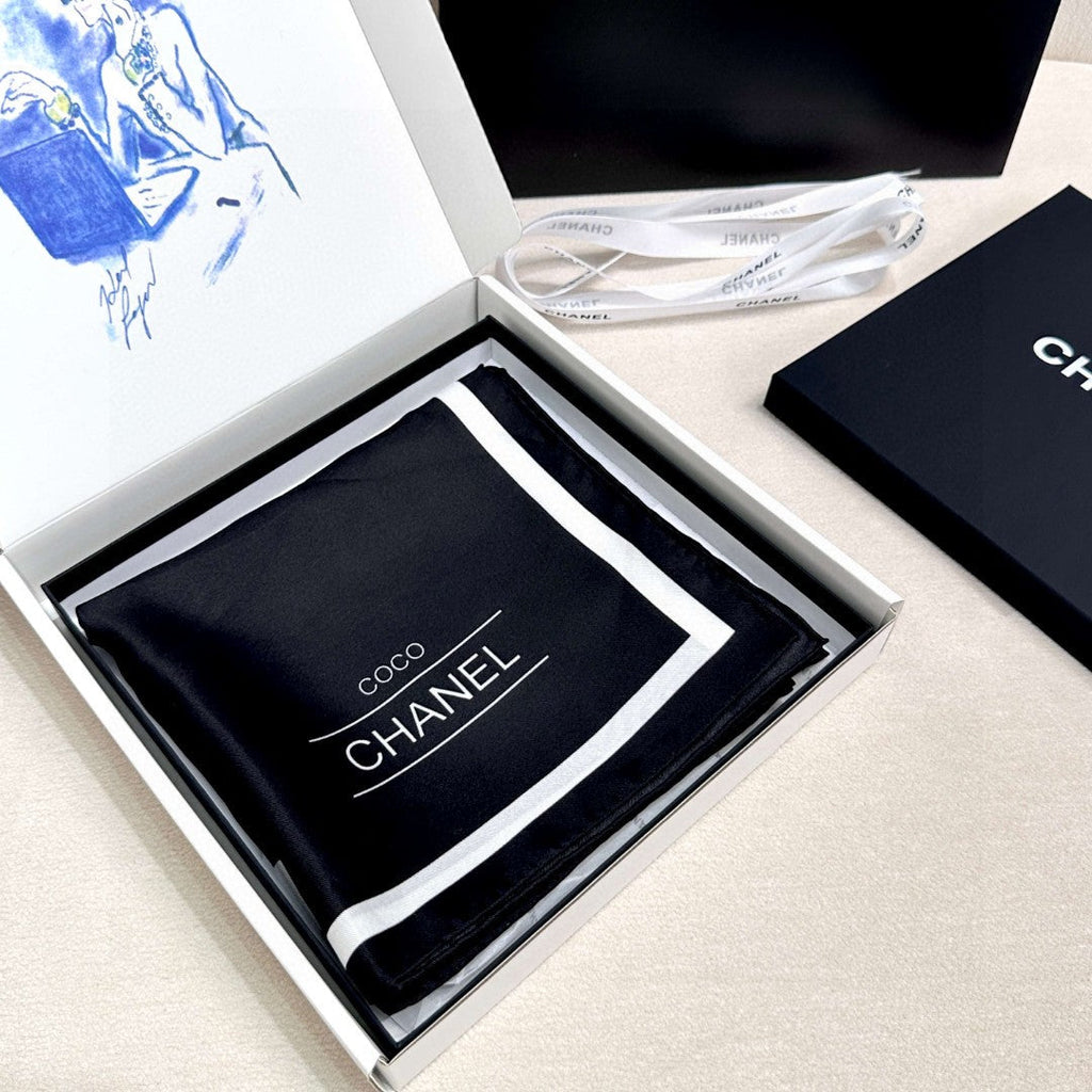 CHANEL 25S SCARF 90 IN SILK 732132