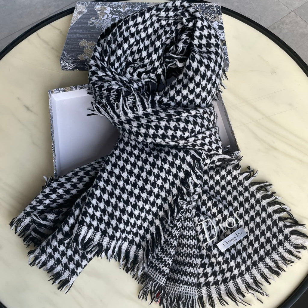 DIOR HOUNDSTOOTH SCARF 200 CM IN BLACK MIX WHITE WOOL 399969